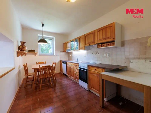 Prodej domu 250 m², pozemek 976 m²