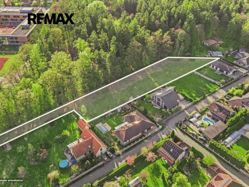 Prodej stavebního pozemku 4224 m²