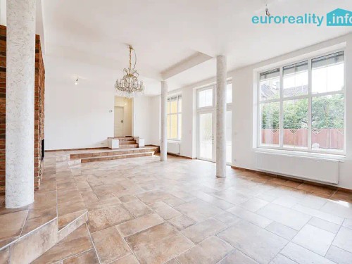 Prodej domu 420 m², pozemek 633 m²