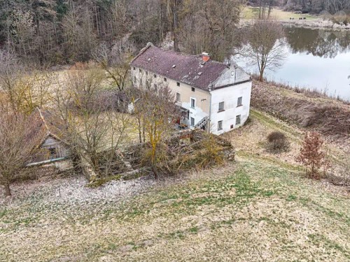 Prodej domu 950 m², pozemek 24779 m²