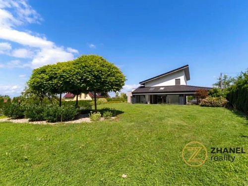 Prodej domu 351 m², pozemek 1603 m²