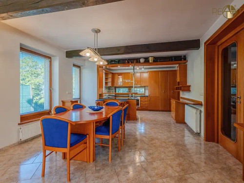 Prodej domu 331 m², pozemek 1512 m²