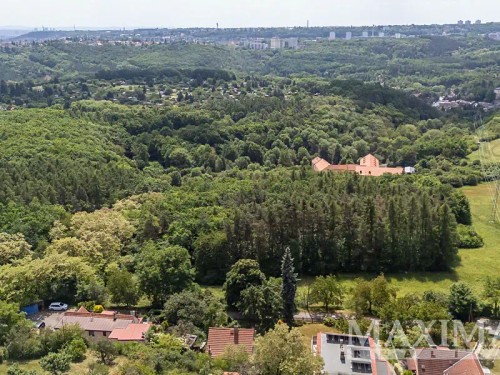 Prodej stavebního pozemku 1448 m²