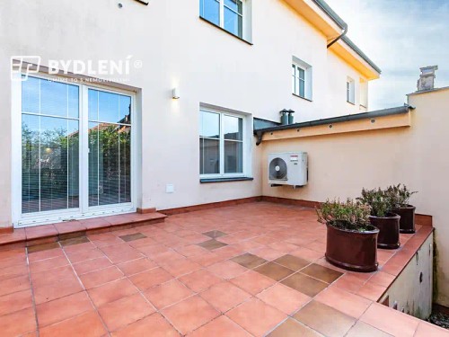 Prodej domu 382 m², pozemek 747 m²