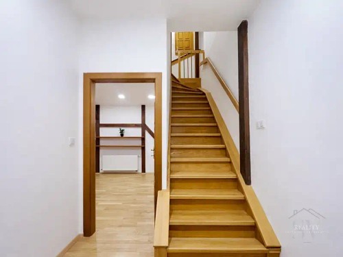 Prodej bytu 4+kk 158 m²