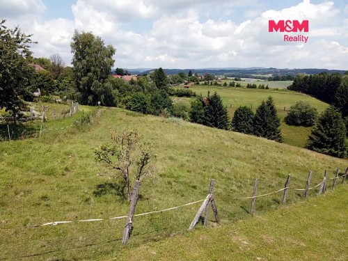 Prodej stavebního pozemku 4450 m²