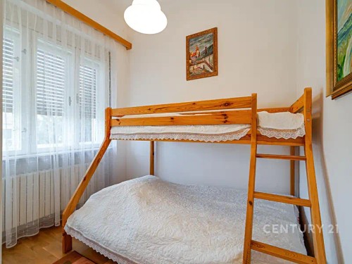 Prodej vily 405 m², pozemek 1796 m²