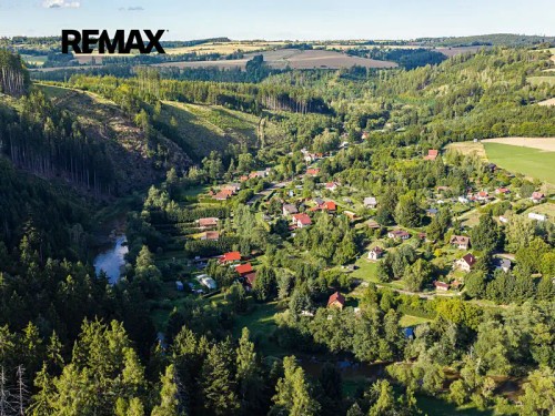 Prodej stavebního pozemku 1105 m²