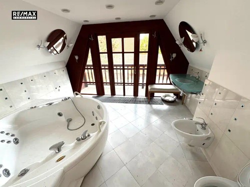 Prodej domu 372 m², pozemek 5995 m²