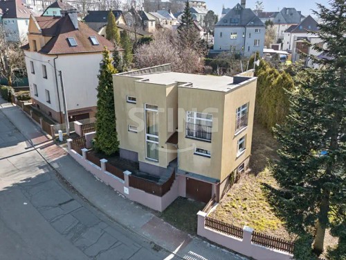 Prodej vily 292 m², pozemek 555 m²