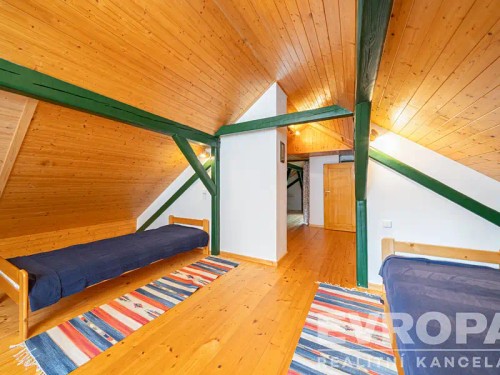 Prodej domu 242 m², pozemek 29596 m²