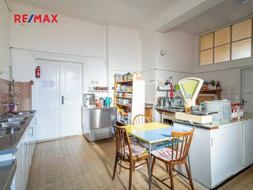 Prodej domu 560 m², pozemek 887 m²