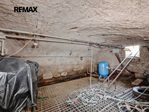Prodej zemědělské usedlosti 770 m², pozemek 25646 m²