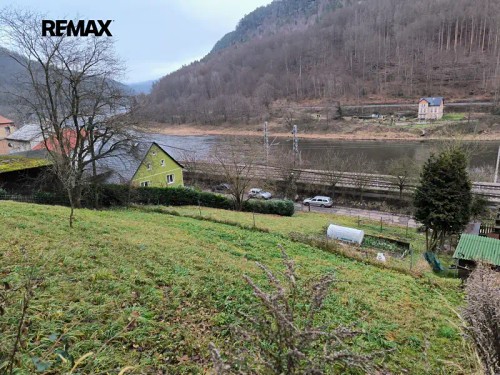 Prodej stavebního pozemku 1057 m²