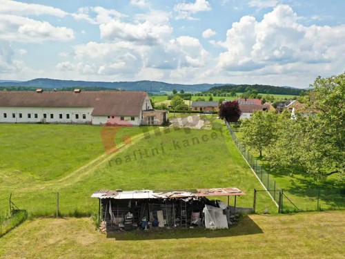 Prodej stavebního pozemku 2376 m²