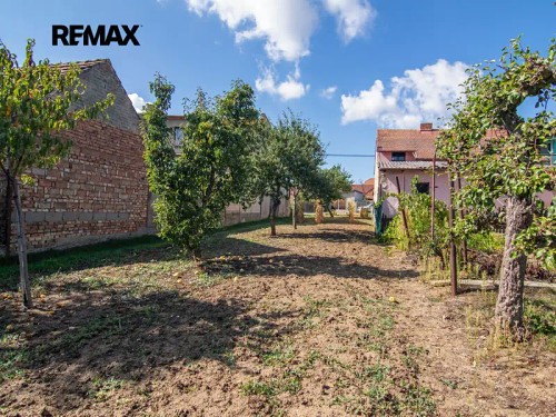 Prodej stavebního pozemku 1623 m²