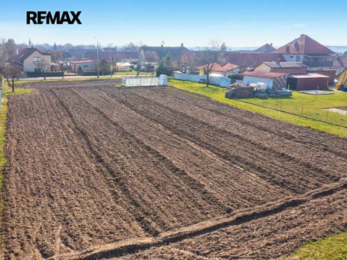 Prodej stavebního pozemku 2066 m²