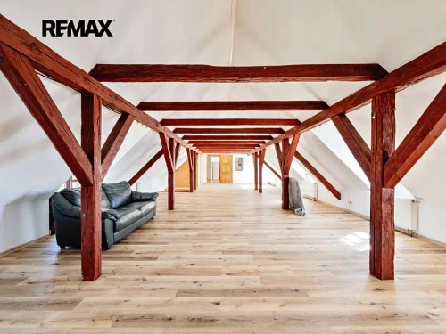Prodej domu 372 m², pozemek 5995 m²