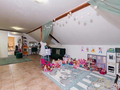 Prodej domu 400 m², pozemek 1728 m²