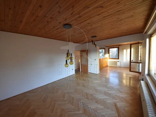 Prodej domu 200 m², pozemek 877 m²