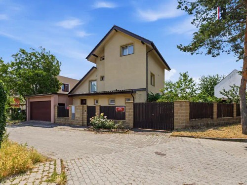 Prodej domu 340 m², pozemek 637 m²