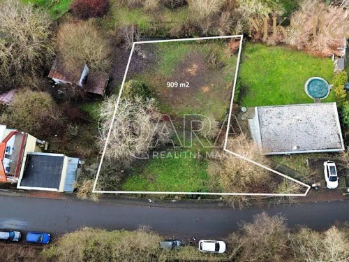 Prodej stavebního pozemku 909 m²