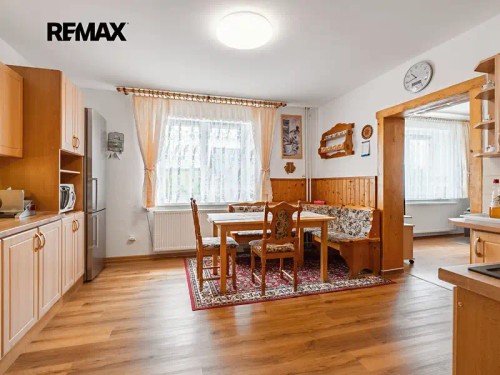Prodej domu 328 m², pozemek 758 m²