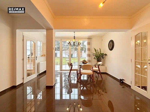 Prodej vily 355 m², pozemek 905 m²