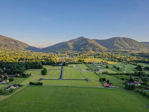 Prodej stavebního pozemku 2092 m²