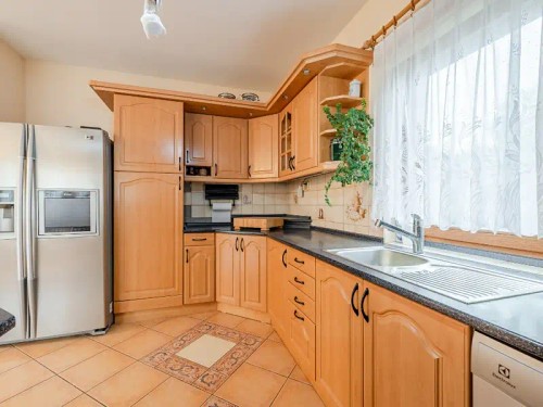 Prodej domu 330 m², pozemek 992 m²