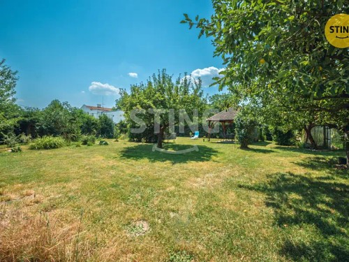 Prodej stavebního pozemku 1240 m²