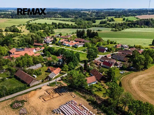 Prodej stavebního pozemku 1677 m²
