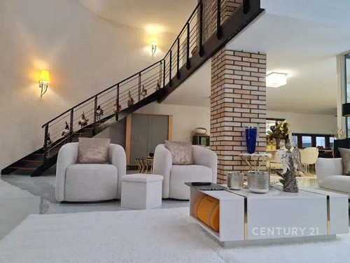 Prodej domu 972 m², pozemek 691 m²