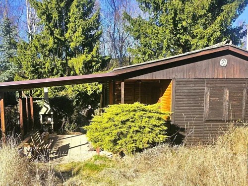 Prodaná chata 18 m², pozemek 384 m²