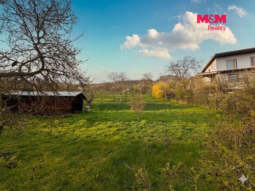 Prodej stavebního pozemku 1728 m²