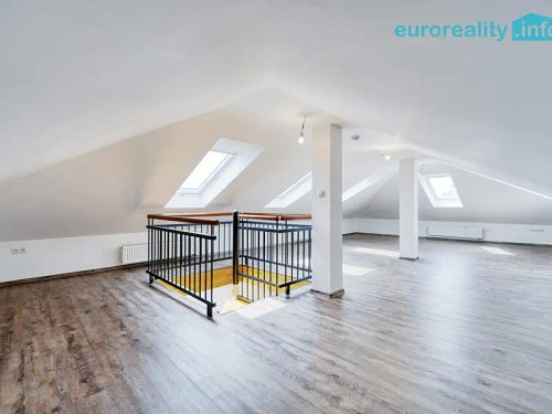 Prodej domu 420 m², pozemek 633 m²