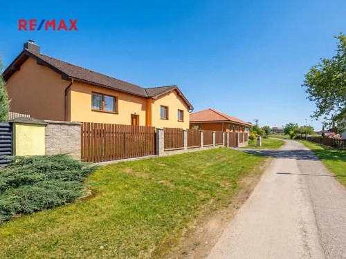 Prodej domu 204 m², pozemek 1006 m²