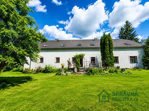 Prodej domu 350 m², pozemek 1990 m²