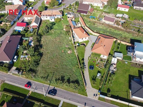 Prodej stavebního pozemku 810 m²