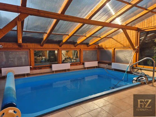 Prodej domu 400 m², pozemek 934 m²