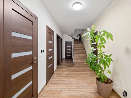 Prodej domu 221 m², pozemek 1252 m²