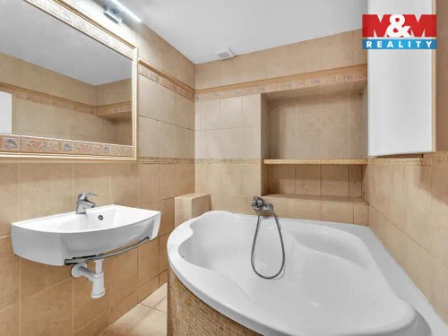 Prodej domu 400 m², pozemek 5480 m²