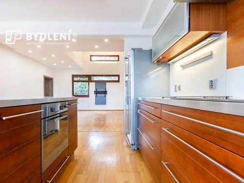 Prodej domu 393 m², pozemek 2562 m²