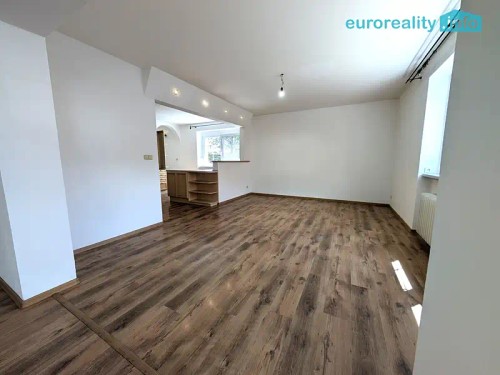 Prodej domu 240 m², pozemek 1087 m²