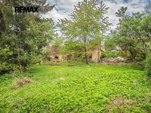 Prodej stavebního pozemku 2104 m²