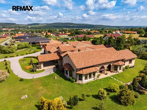 Prodej domu 652 m², pozemek 7174 m²
