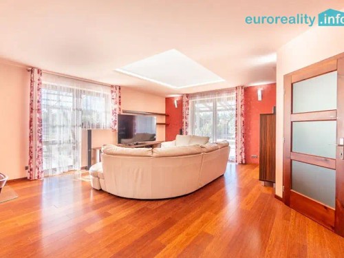 Prodej domu 270 m², pozemek 2175 m²