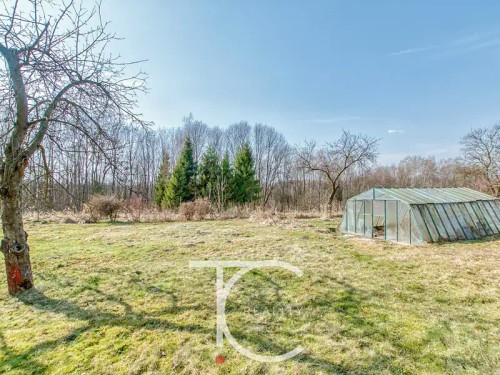 Prodej stavebního pozemku 1900 m²