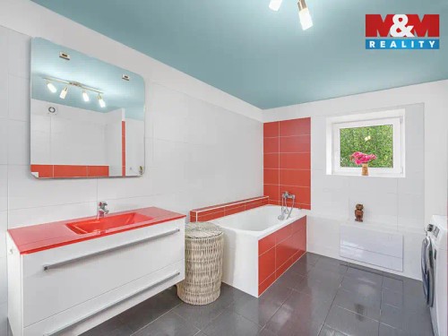 Prodaný  dům 200 m², pozemek 1525 m²