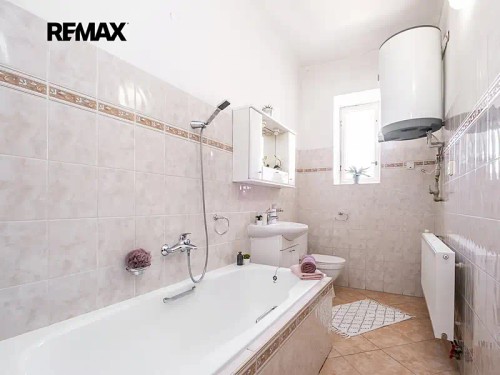 Prodej domu 200 m², pozemek 1223 m²